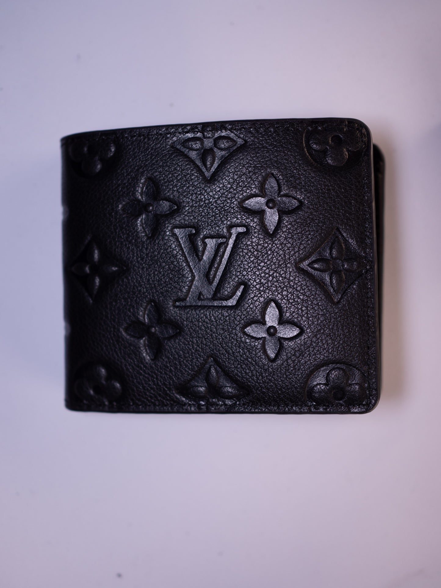 LOUIS VUITTON Портфейл