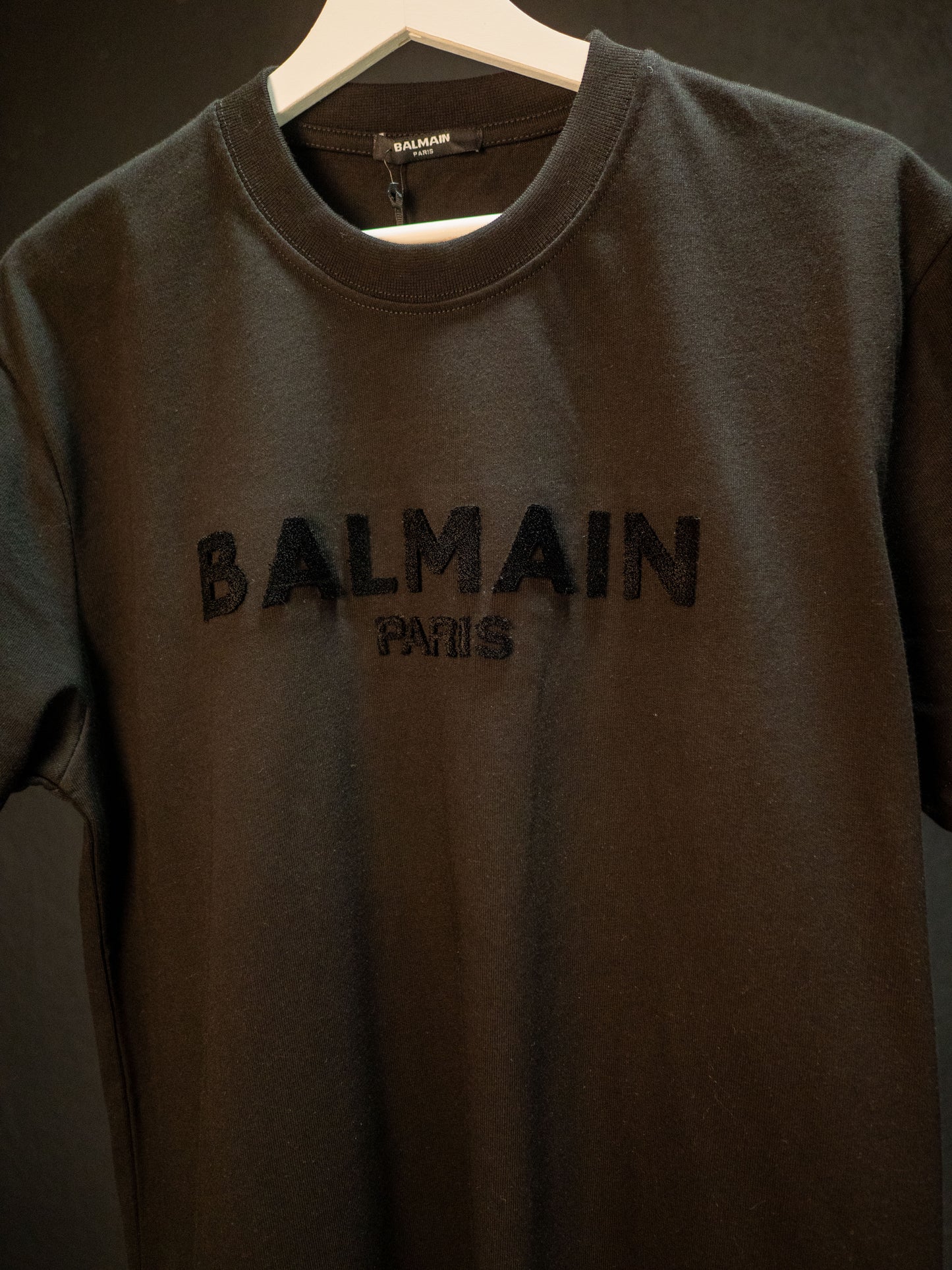 Тениска Balmain, черна с кадифено лого